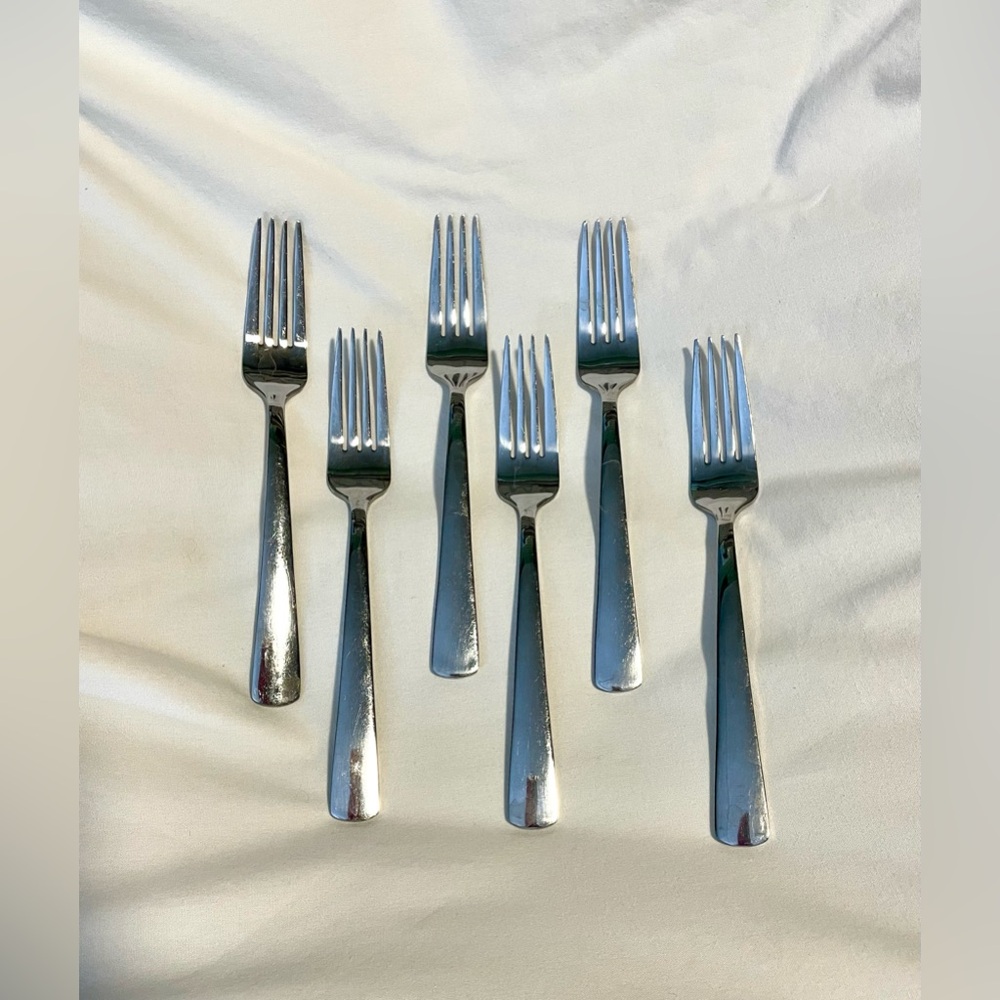*EUC* ONEIDA Nocha Dinner Forks - Six (6) 18/0 Stainless Steel - 8 1/2” Length